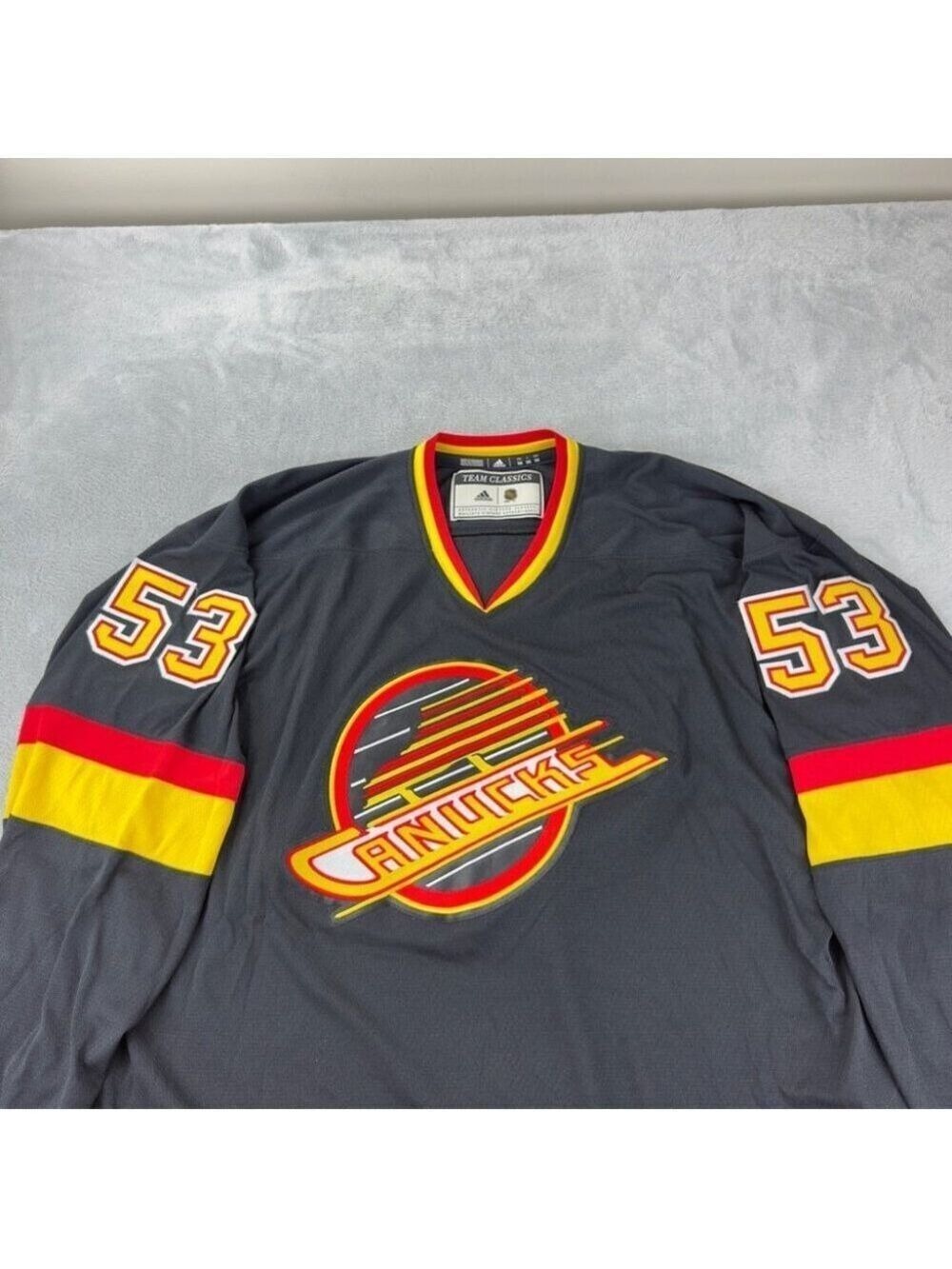Adidas Vancouver Canucks Men's Sz 56 US Bo Horvat Signed Fly Skate Hockey Jersey - Picture 12 of 16